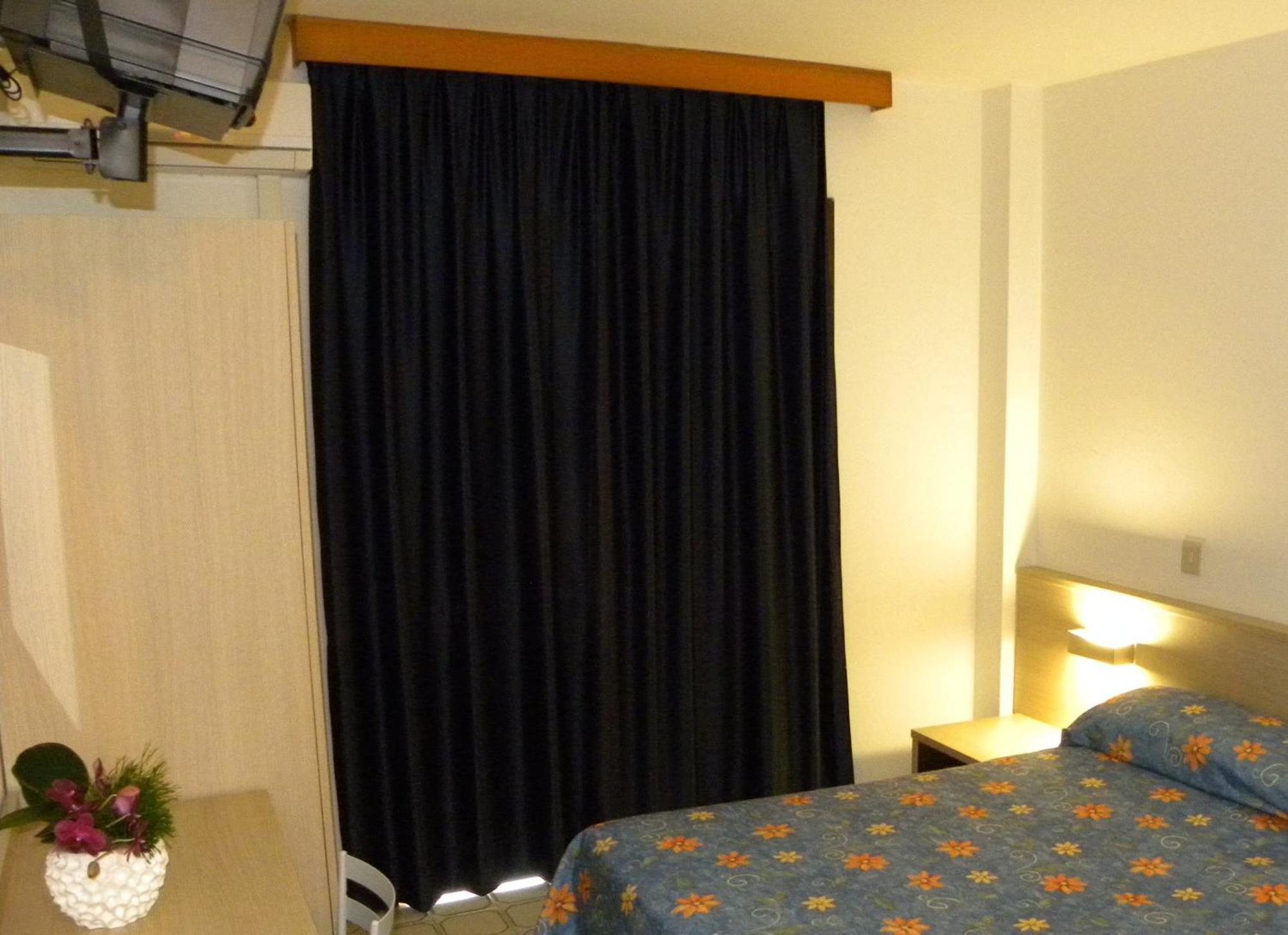 Hotel Santa Cruz リニャーノ・サッビアドーロ エクステリア 写真